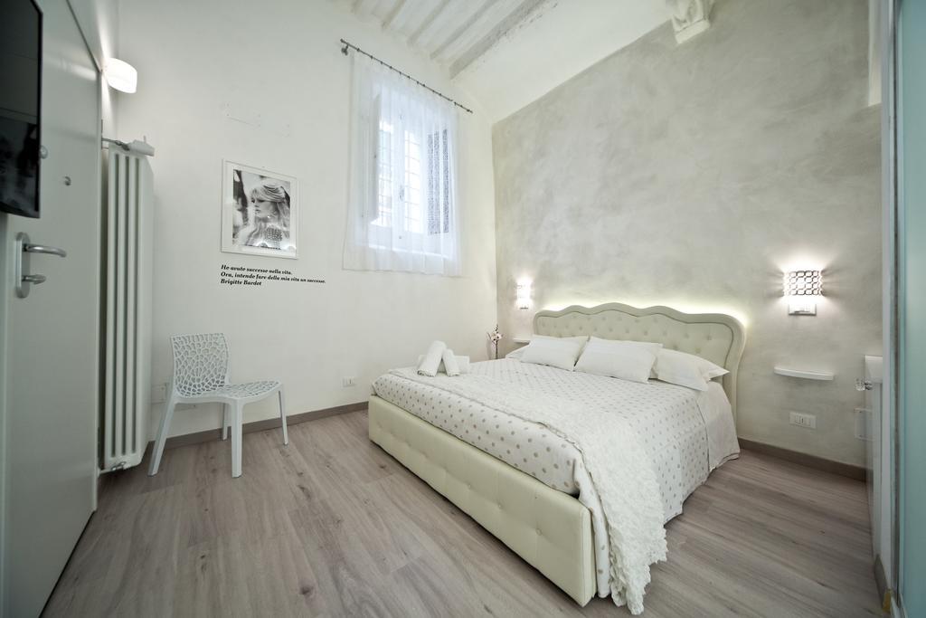 Whitehouse Hotel Colle Val D'Elsa Exterior foto
